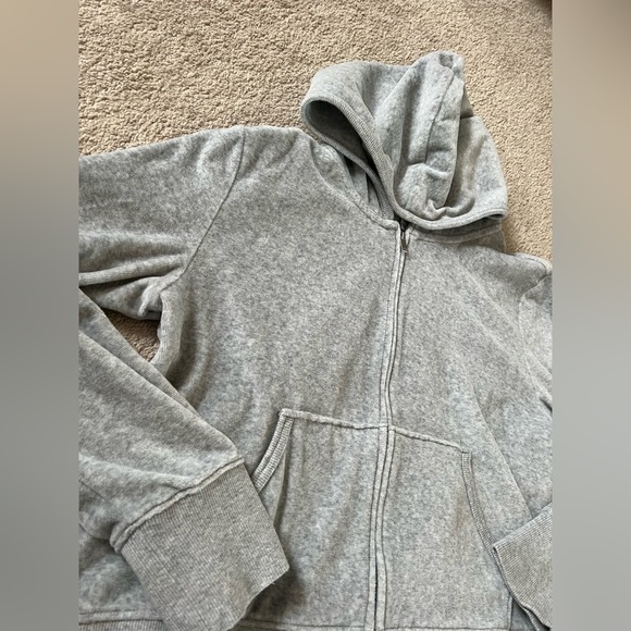 Grey Aerie Flare pants with Cropped hooded Zip-up. - Picture 6 of 7